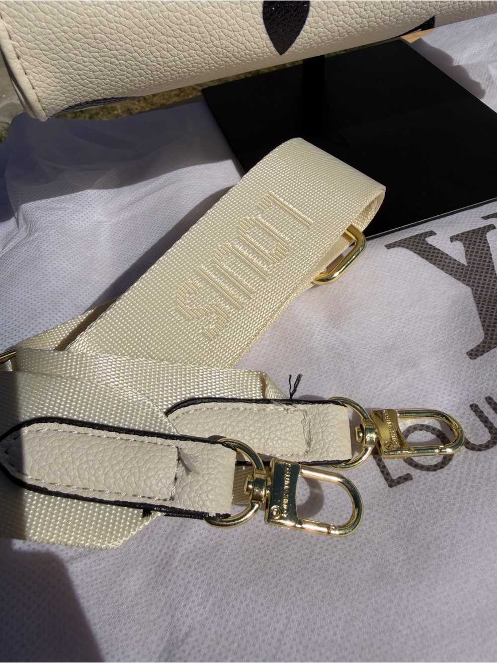 ✨COMING SOON✨ NEW LV Print White Black Monogram OnTheGo Satchel Bag & Coin Purse - Picture 6 of 15